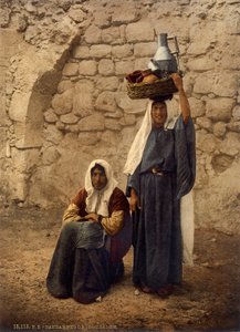 Mulheres árabes carregando frascos de leite, Jerusalém, c.1880-1900 (photochrom)